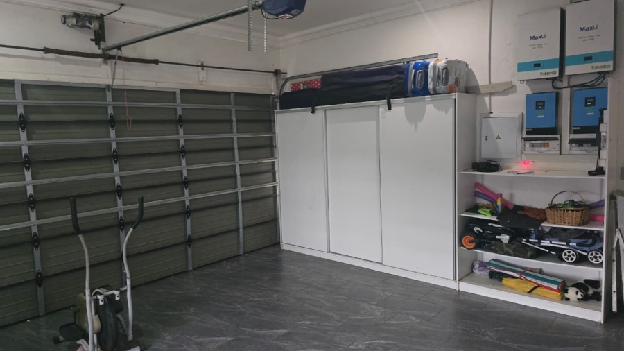 4 Bedroom Property for Sale in Eldoraigne Gauteng