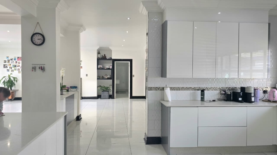 4 Bedroom Property for Sale in Eldoraigne Gauteng