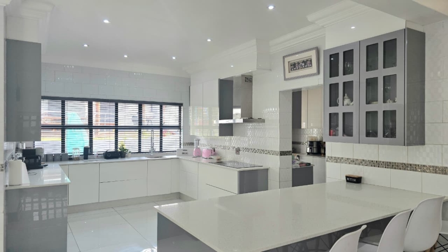 4 Bedroom Property for Sale in Eldoraigne Gauteng