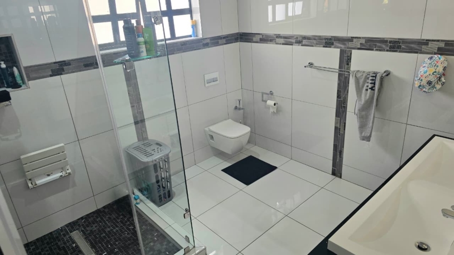 4 Bedroom Property for Sale in Eldoraigne Gauteng