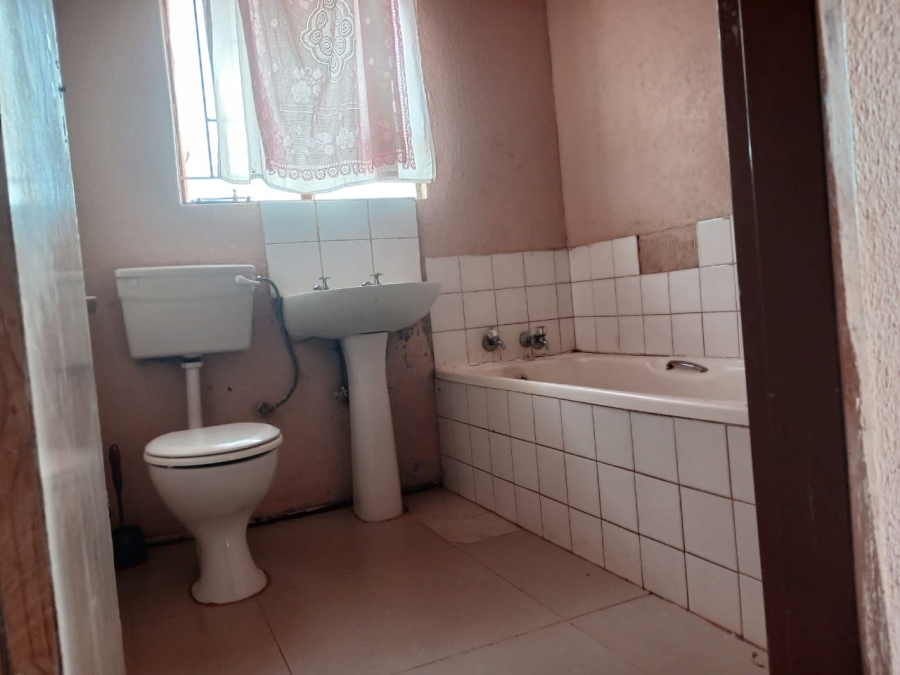 2 Bedroom Property for Sale in Venterspost Gauteng