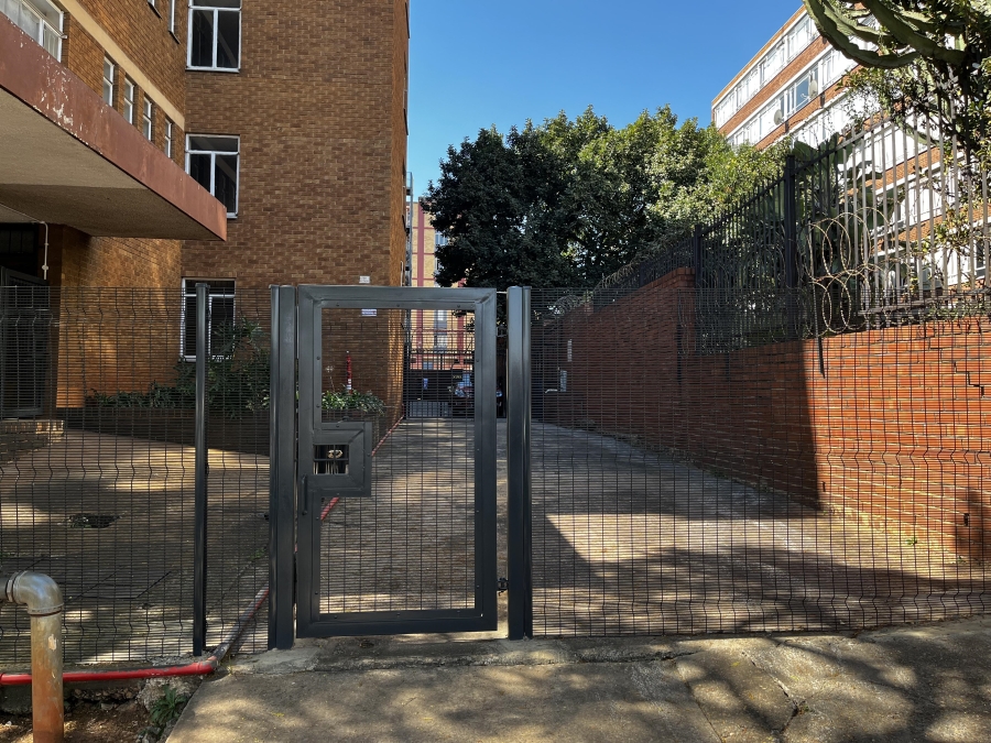 2 Bedroom Property for Sale in Muckleneuk Gauteng
