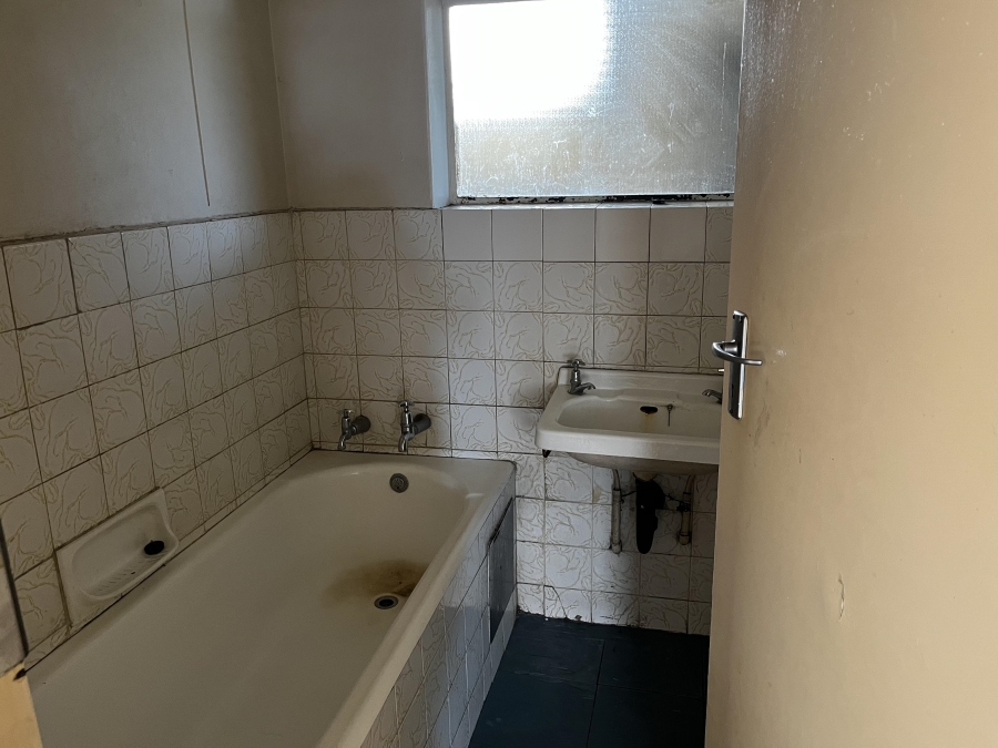2 Bedroom Property for Sale in Muckleneuk Gauteng