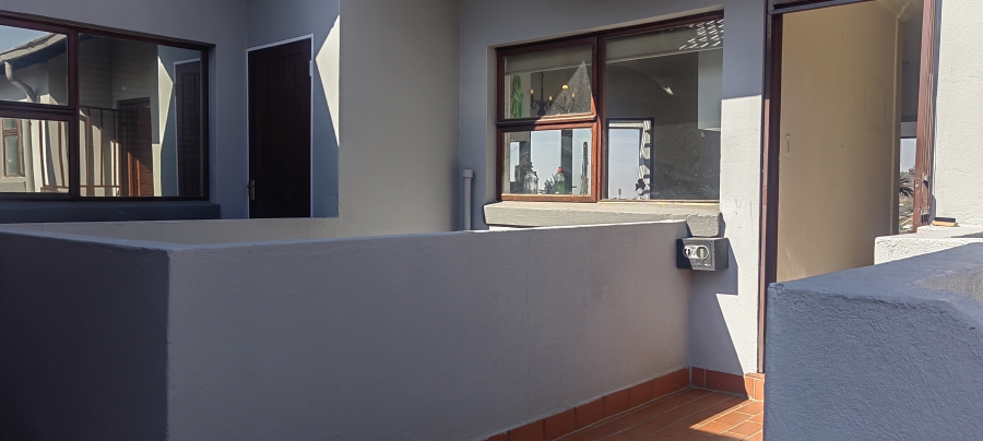 2 Bedroom Property for Sale in Bassonia Gauteng