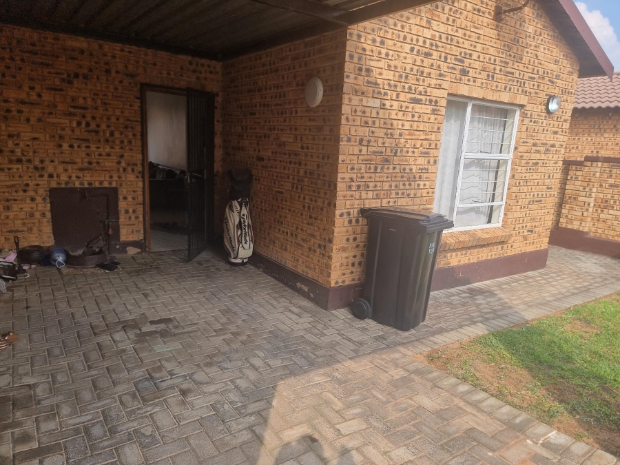 To Let 2 Bedroom Property for Rent in Honeydew Gauteng