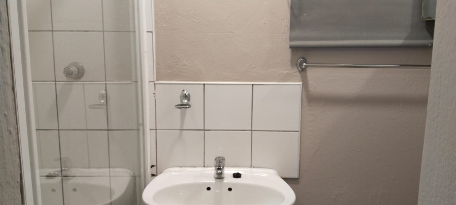 To Let 1 Bedroom Property for Rent in Ruimsig Gauteng