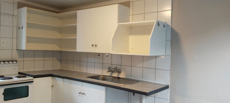 To Let 1 Bedroom Property for Rent in Ruimsig Gauteng