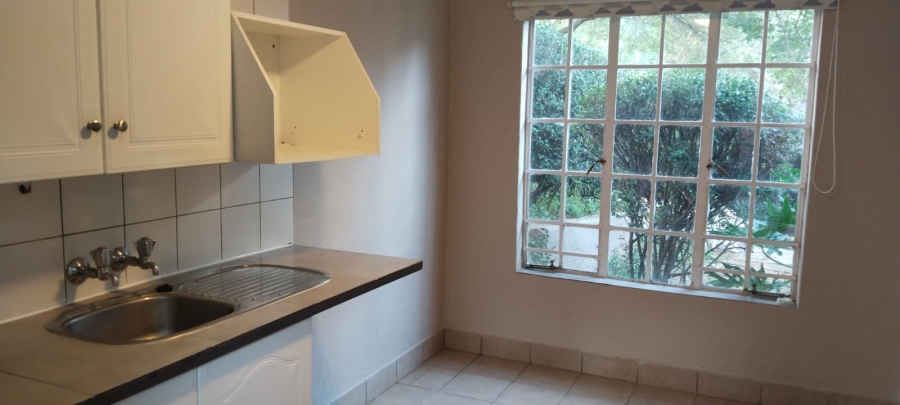 To Let 1 Bedroom Property for Rent in Ruimsig Gauteng