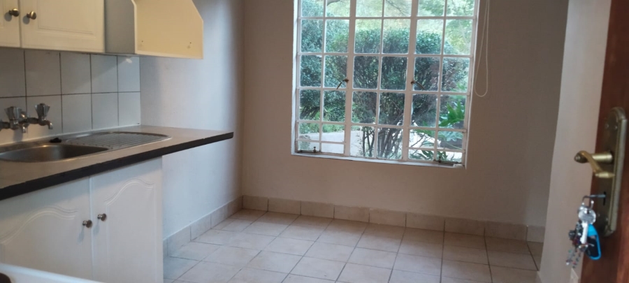 To Let 1 Bedroom Property for Rent in Ruimsig Gauteng