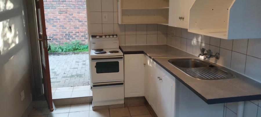 To Let 1 Bedroom Property for Rent in Ruimsig Gauteng