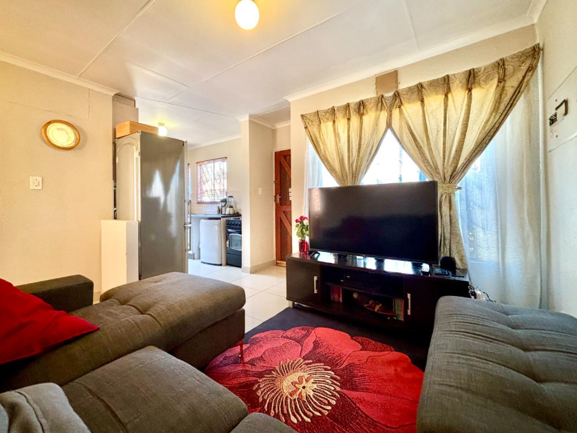 2 Bedroom Property for Sale in Ormonde Gauteng