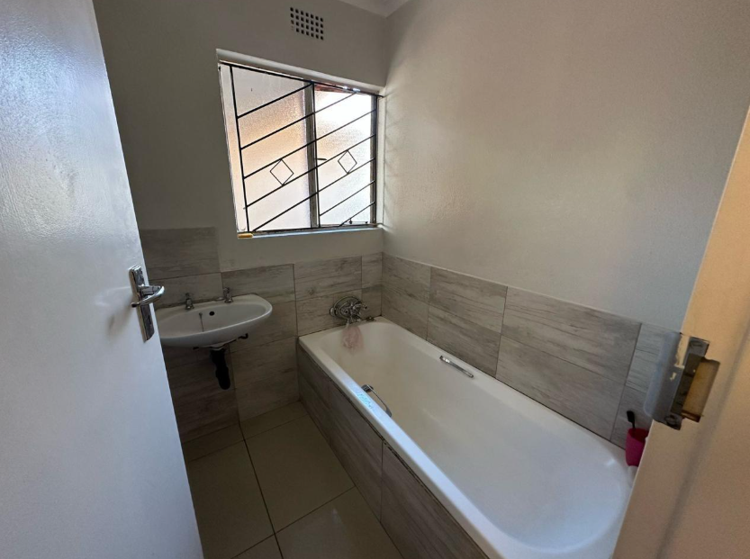 2 Bedroom Property for Sale in Ormonde Gauteng
