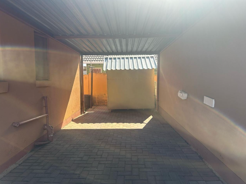 2 Bedroom Property for Sale in Ormonde Gauteng
