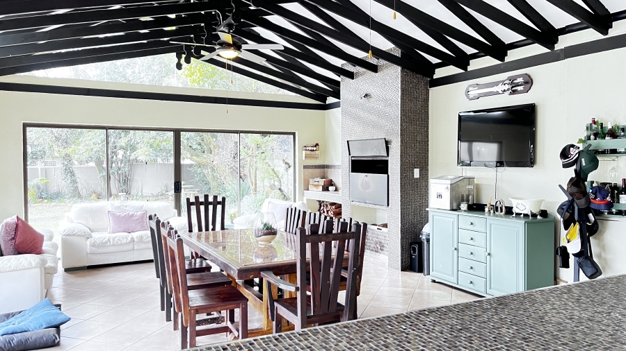 4 Bedroom Property for Sale in Farrarmere Gauteng