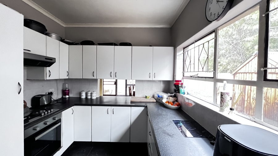 4 Bedroom Property for Sale in Farrarmere Gauteng