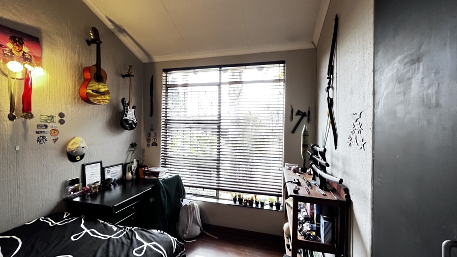 4 Bedroom Property for Sale in Farrarmere Gauteng