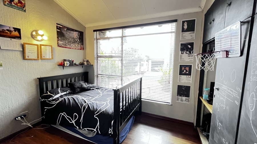 4 Bedroom Property for Sale in Farrarmere Gauteng
