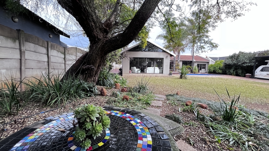 4 Bedroom Property for Sale in Farrarmere Gauteng