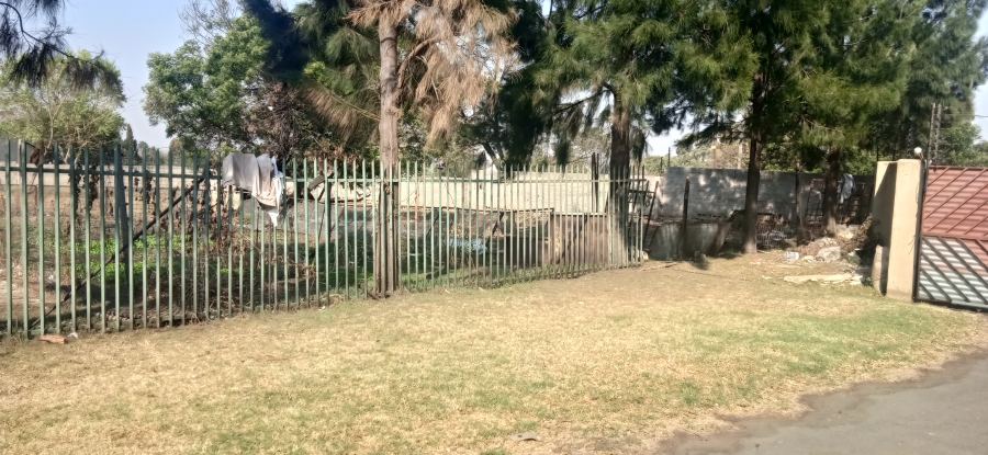 Commercial Property for Sale in Homestead Apple Orchards Gauteng