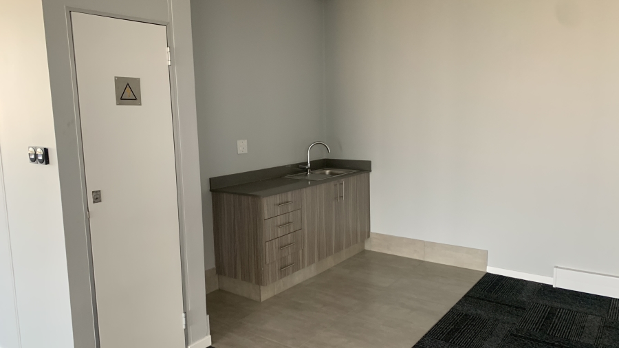 To Let commercial Property for Rent in Airport Park Gauteng