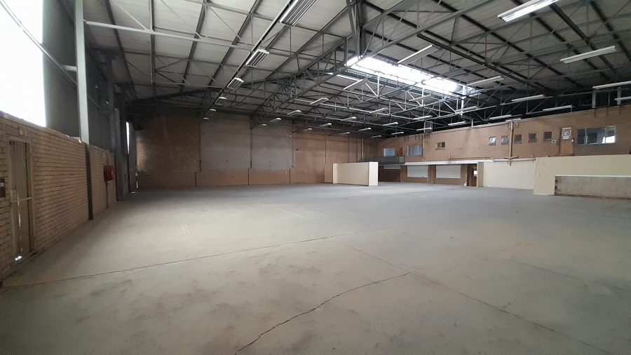 To Let commercial Property for Rent in Randjespark Gauteng