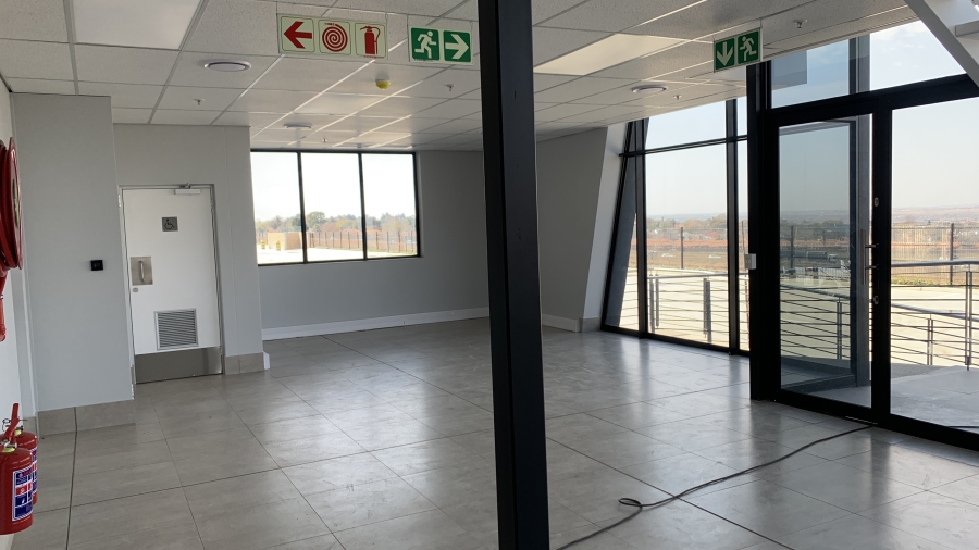 To Let commercial Property for Rent in Airport Park Gauteng