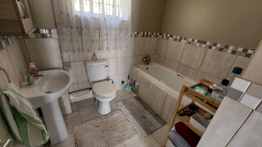 3 Bedroom Property for Sale in Amberfield Manor Gauteng