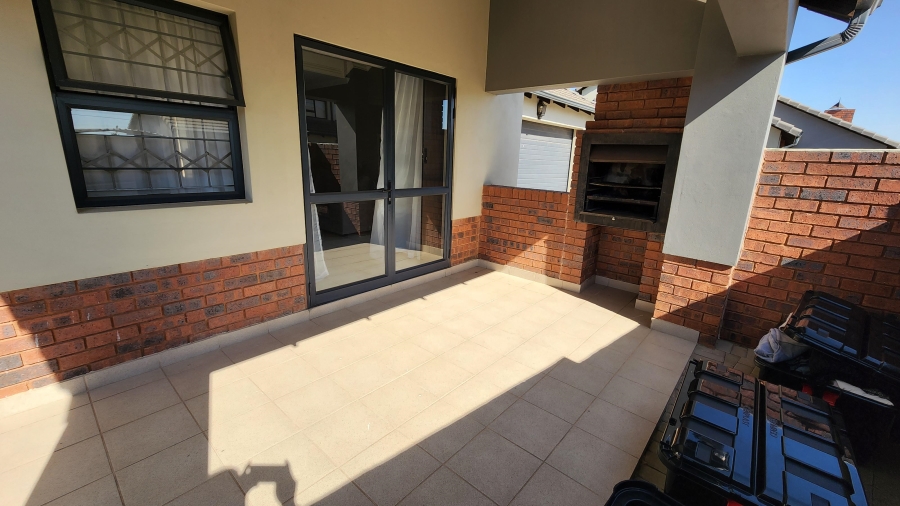 3 Bedroom Property for Sale in Amberfield Manor Gauteng