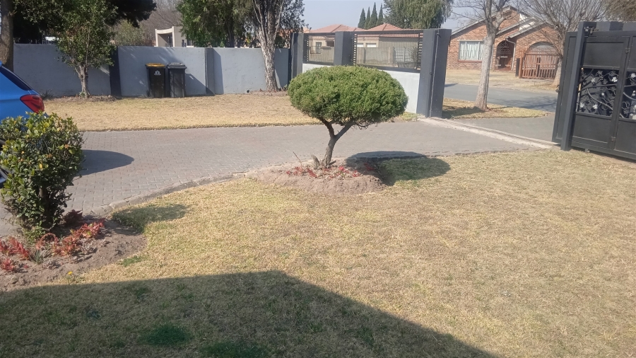 9 Bedroom Property for Sale in Bedworth Park Gauteng