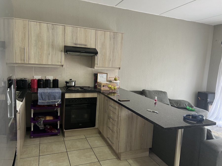 2 Bedroom Property for Sale in Barbeque Downs Gauteng