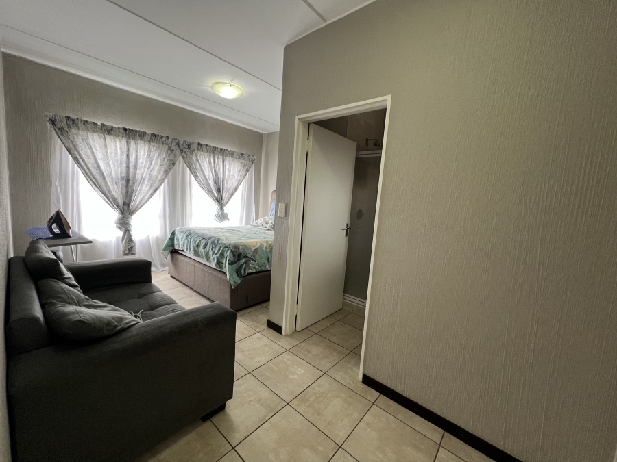 2 Bedroom Property for Sale in Barbeque Downs Gauteng