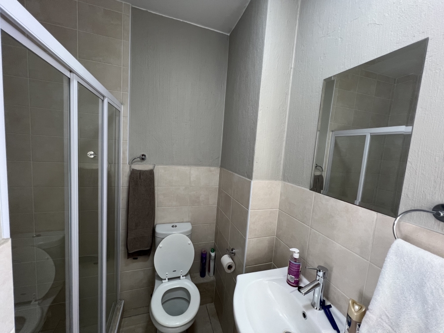 2 Bedroom Property for Sale in Barbeque Downs Gauteng
