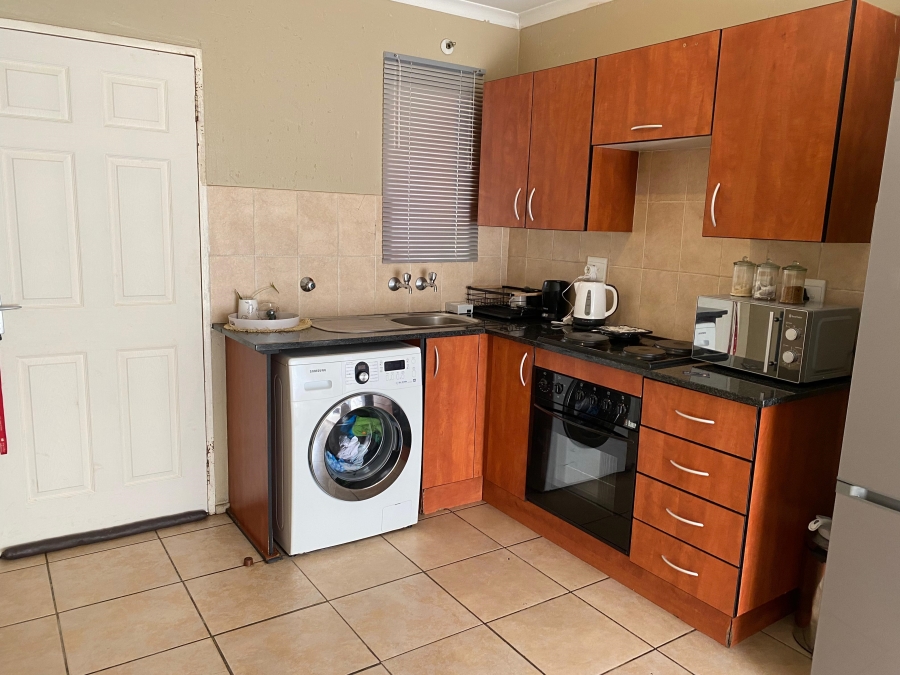 2 Bedroom Property for Sale in Klippoortje Gauteng