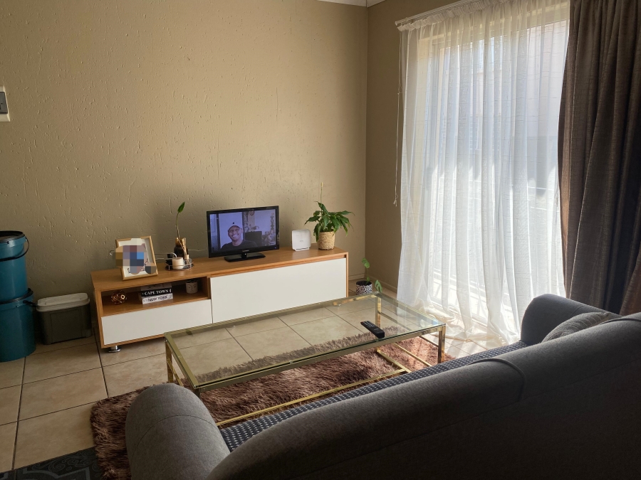 2 Bedroom Property for Sale in Klippoortje Gauteng