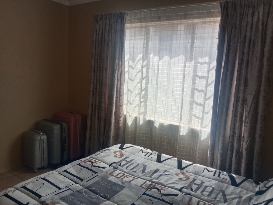 2 Bedroom Property for Sale in Klippoortje Gauteng