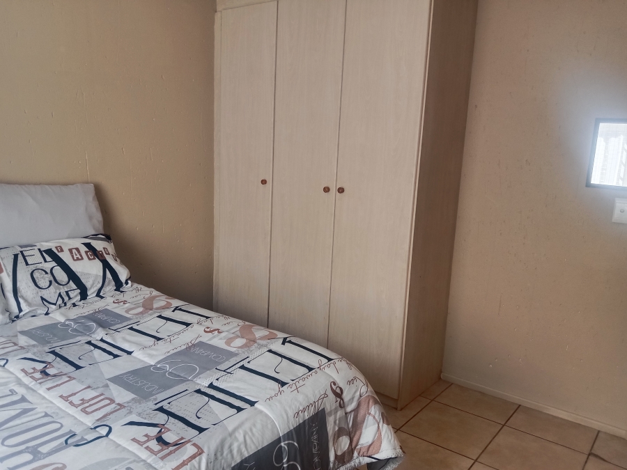 2 Bedroom Property for Sale in Klippoortje Gauteng