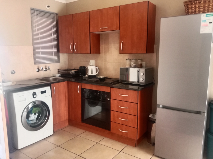 2 Bedroom Property for Sale in Klippoortje Gauteng