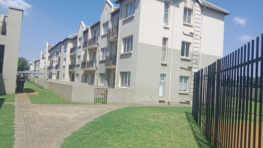2 Bedroom Property for Sale in Klippoortje Gauteng