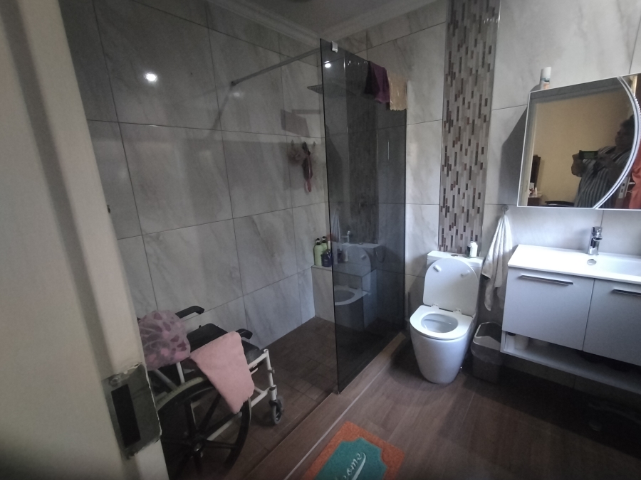 4 Bedroom Property for Sale in Ninapark Gauteng