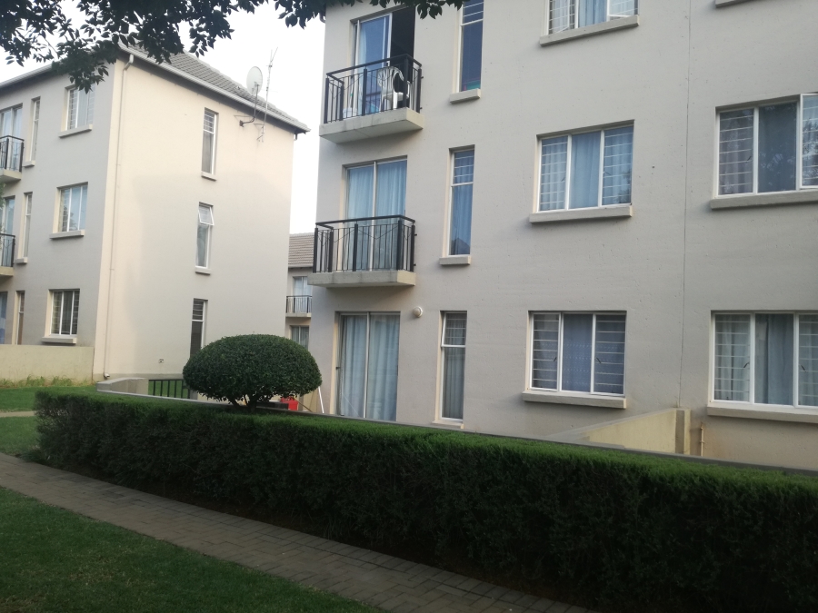 1 Bedroom Property for Sale in Klippoortje Gauteng