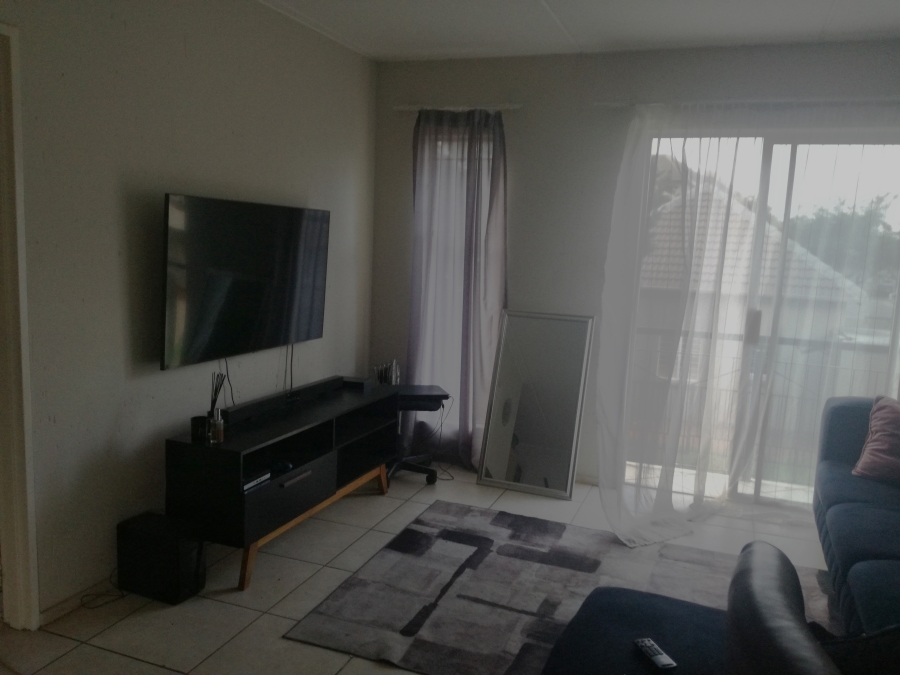 1 Bedroom Property for Sale in Klippoortje Gauteng