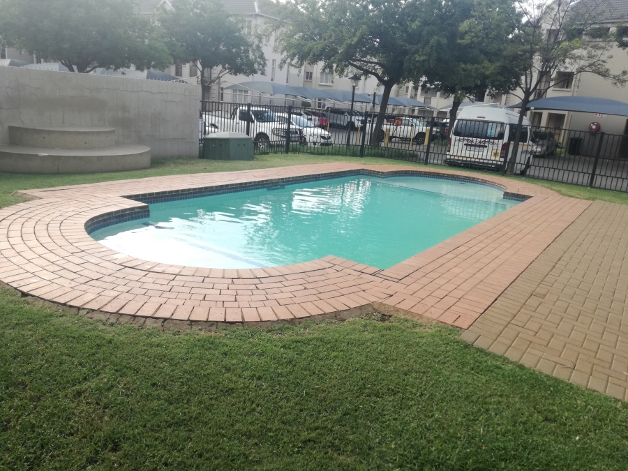 1 Bedroom Property for Sale in Klippoortje Gauteng