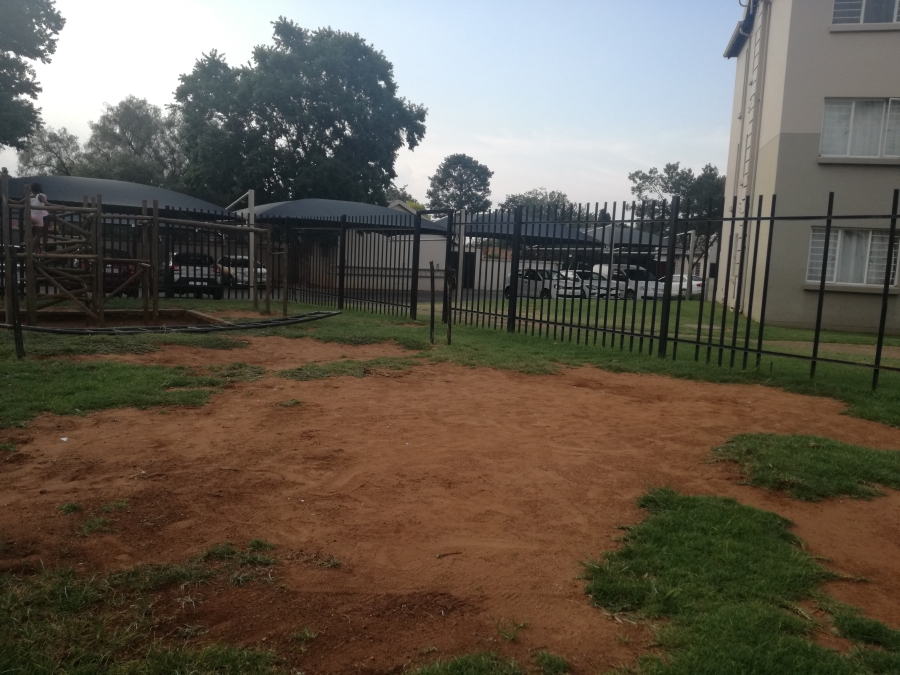 1 Bedroom Property for Sale in Klippoortje Gauteng