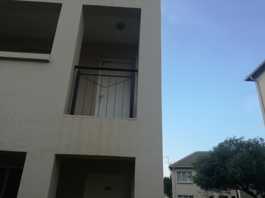 1 Bedroom Property for Sale in Klippoortje Gauteng