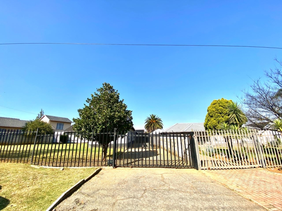 3 Bedroom Property for Sale in Greenhills Gauteng