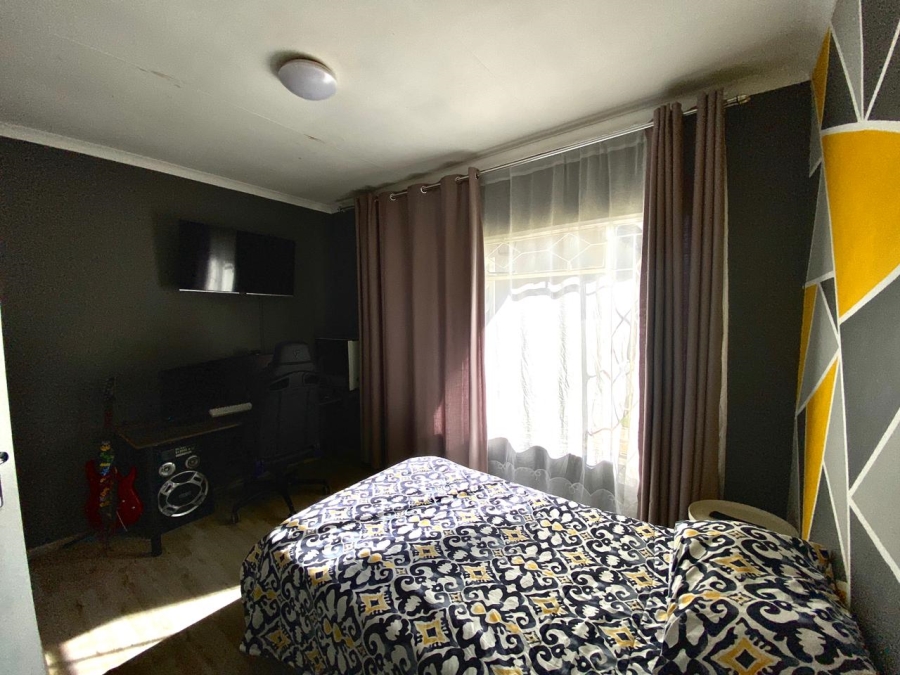 3 Bedroom Property for Sale in Greenhills Gauteng