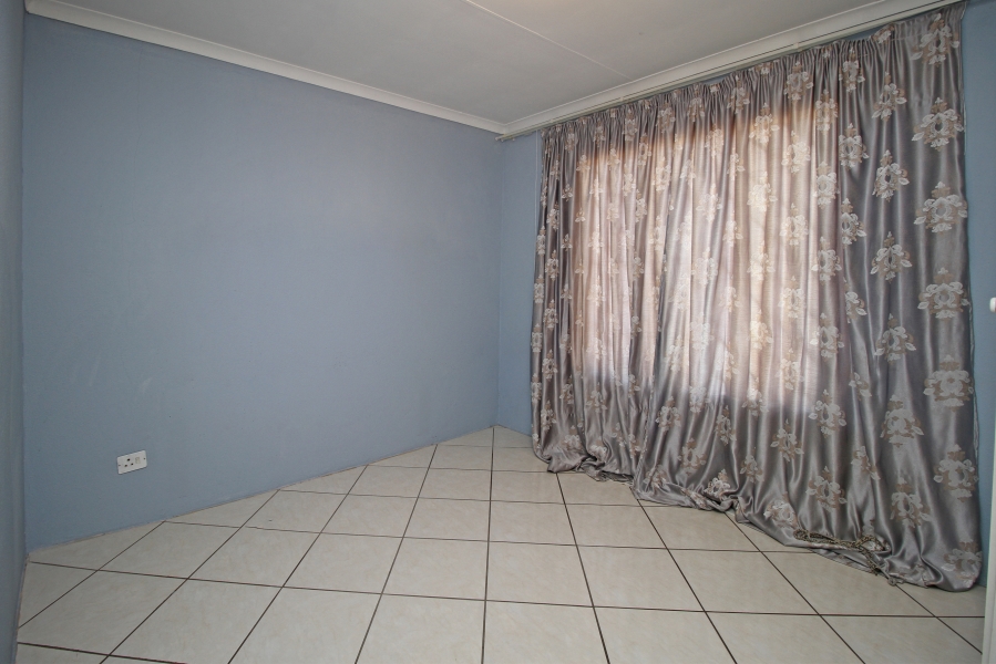 3 Bedroom Property for Sale in Corlett Gardens Gauteng
