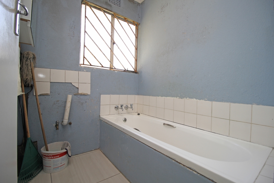 3 Bedroom Property for Sale in Corlett Gardens Gauteng