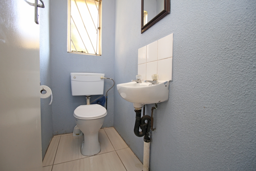 3 Bedroom Property for Sale in Corlett Gardens Gauteng