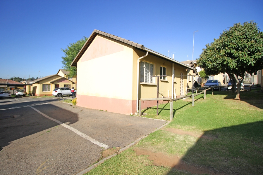 3 Bedroom Property for Sale in Corlett Gardens Gauteng